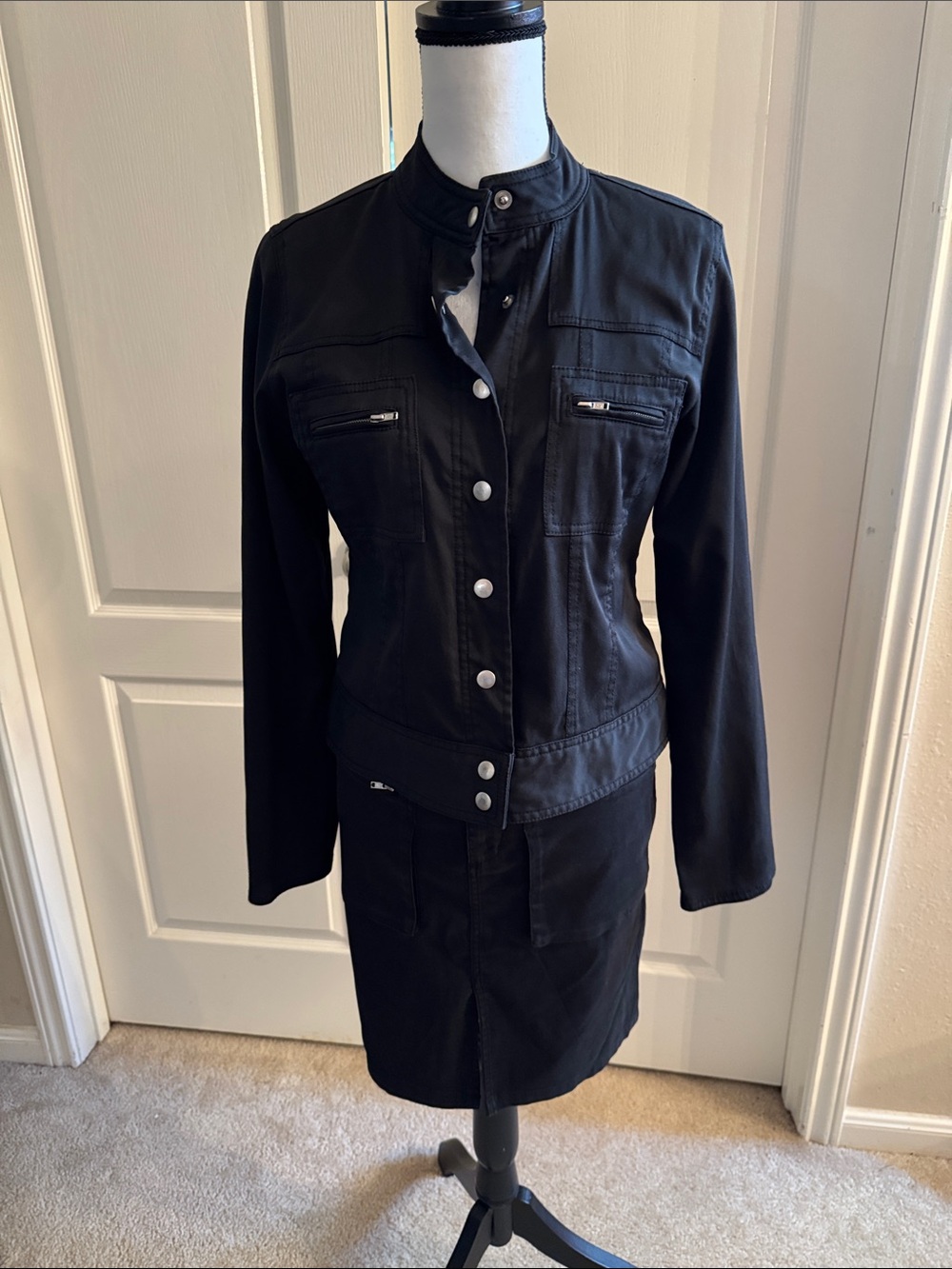Black Jacket and Skirt Set - Size Small (4)